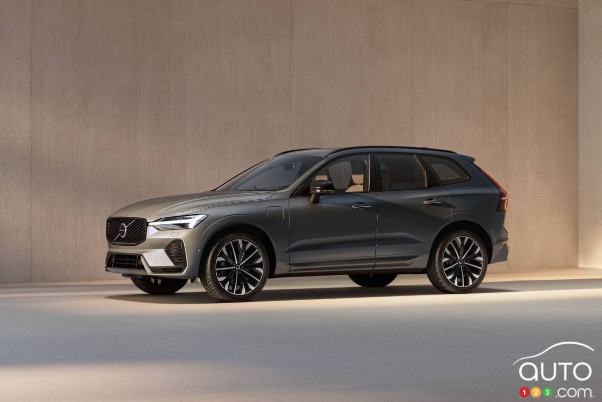 After 9 Years Volvo Giving XC60 A Facelift For 2026 Car News Auto123