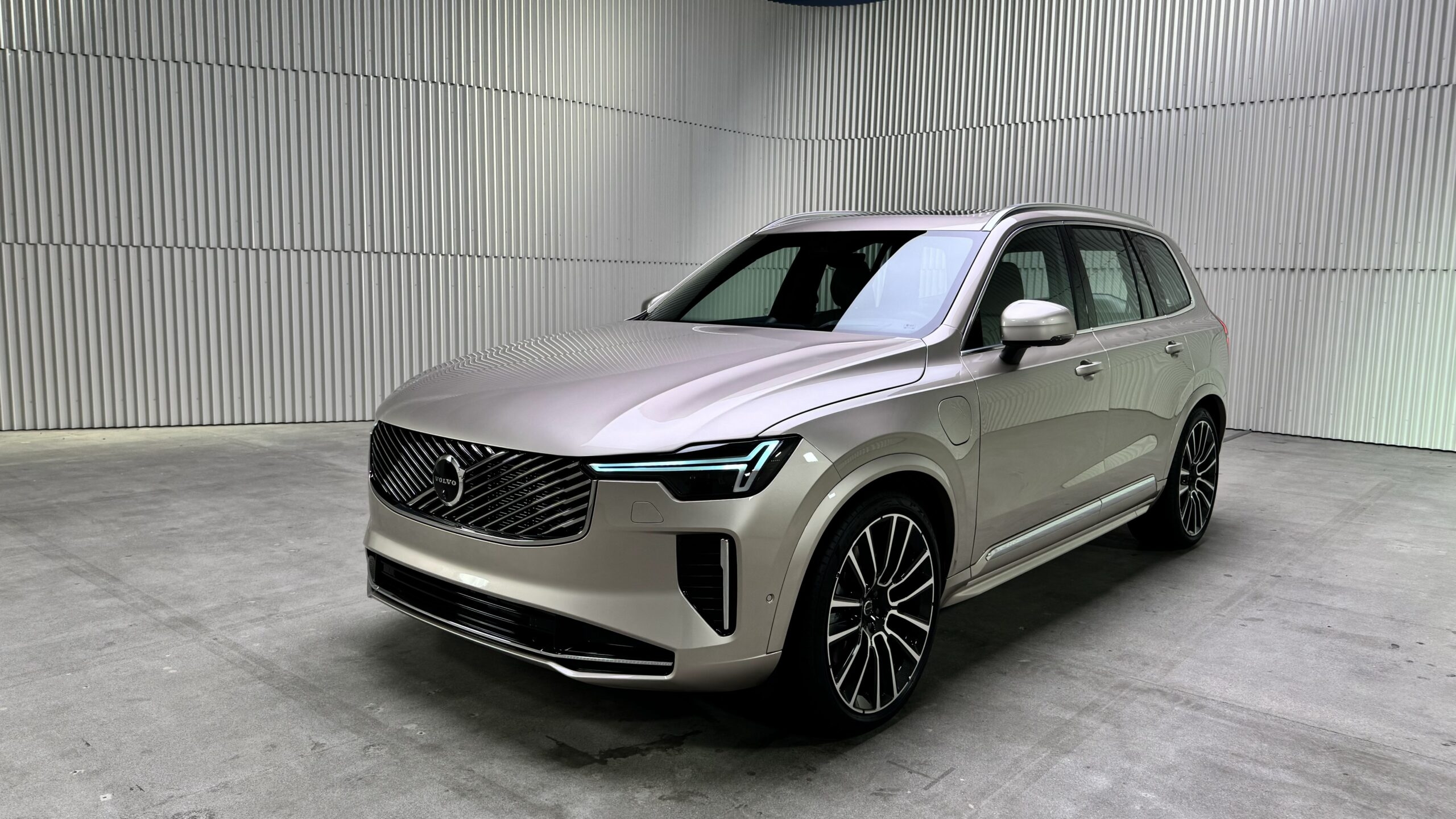 FIRST LOOK 2026 Volvo XC90 Is A Redesigned A Best Seller Car